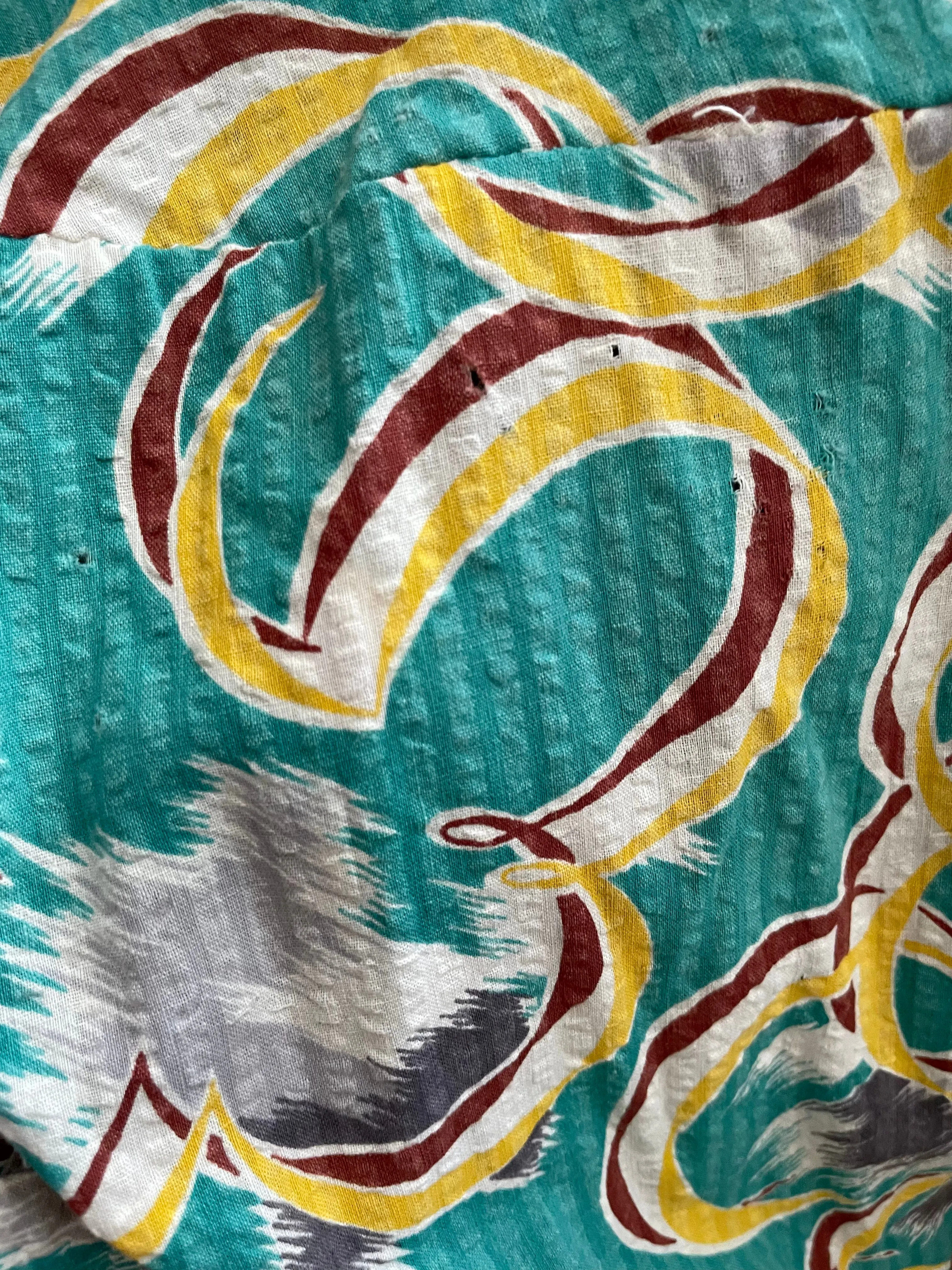 1930s Dagger Collar Abstract Seersucker Wrap Dress