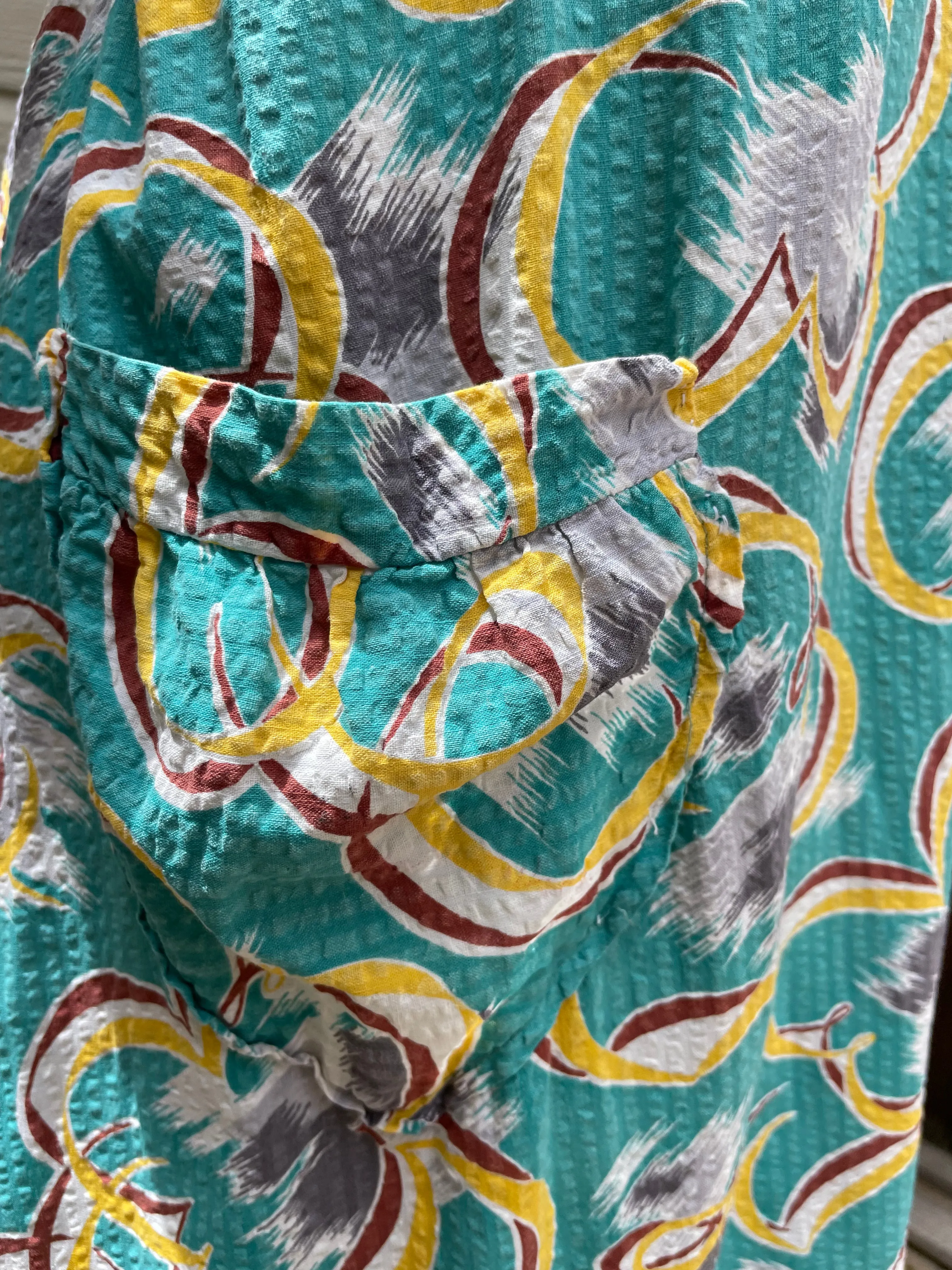 1930s Dagger Collar Abstract Seersucker Wrap Dress