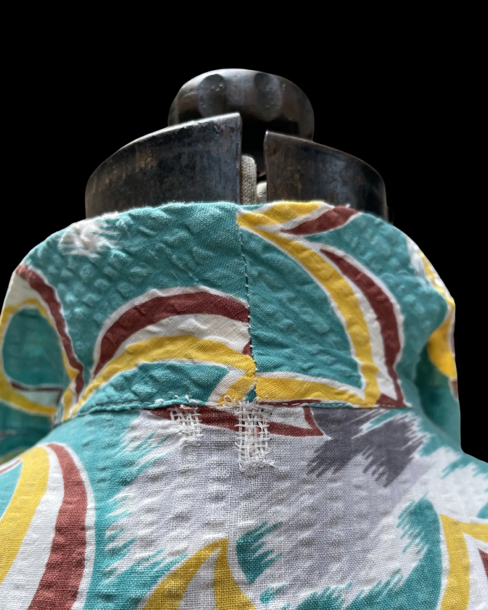 1930s Dagger Collar Abstract Seersucker Wrap Dress