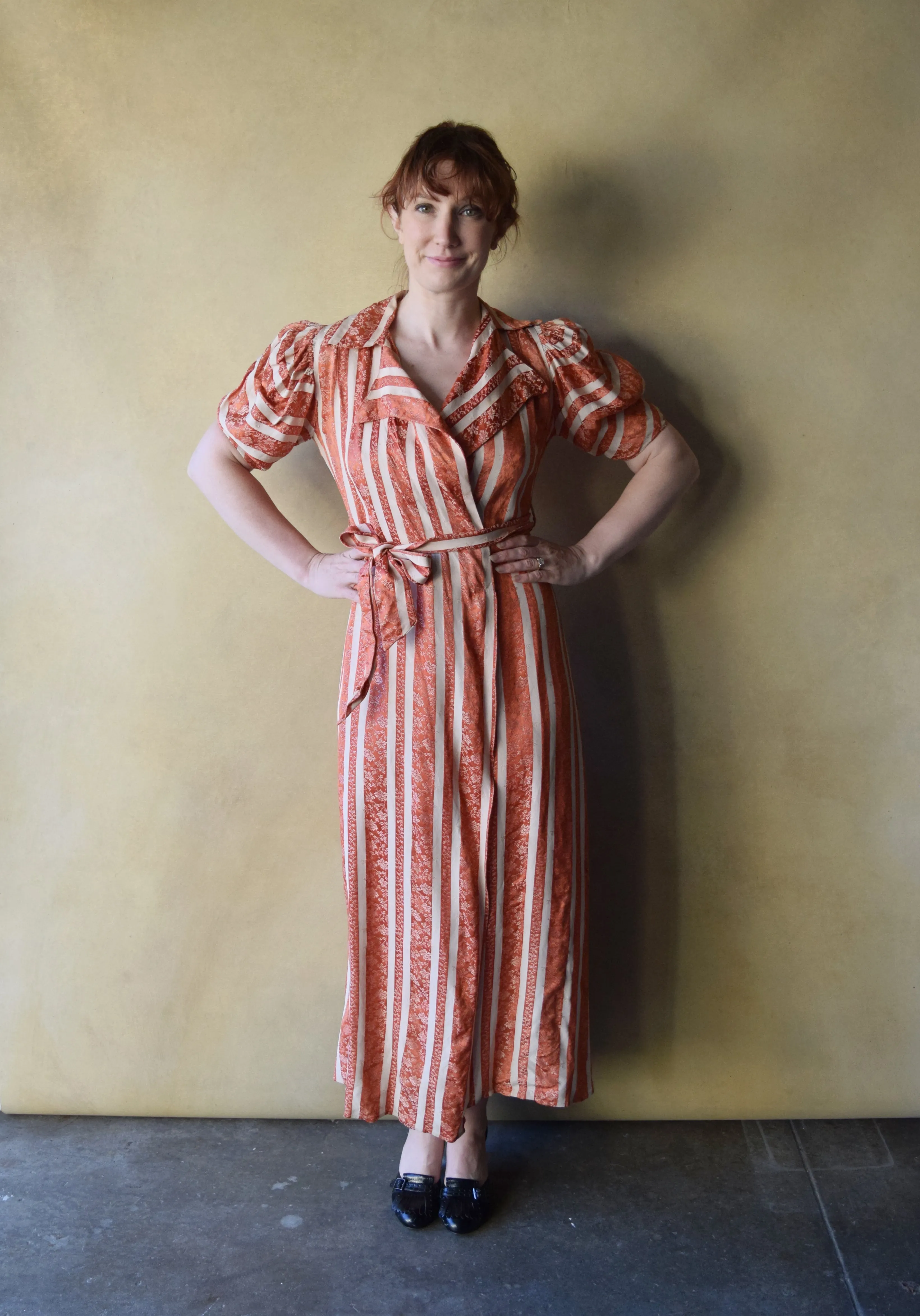 1930s dressing gown . vintage 30s puff sleeve dress . size xs to s/m