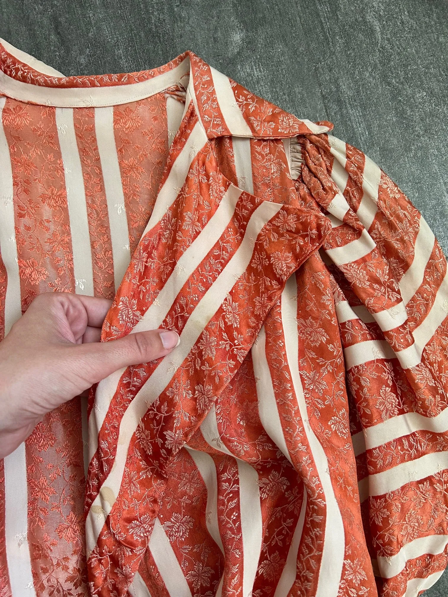 1930s dressing gown . vintage 30s puff sleeve dress . size xs to s/m