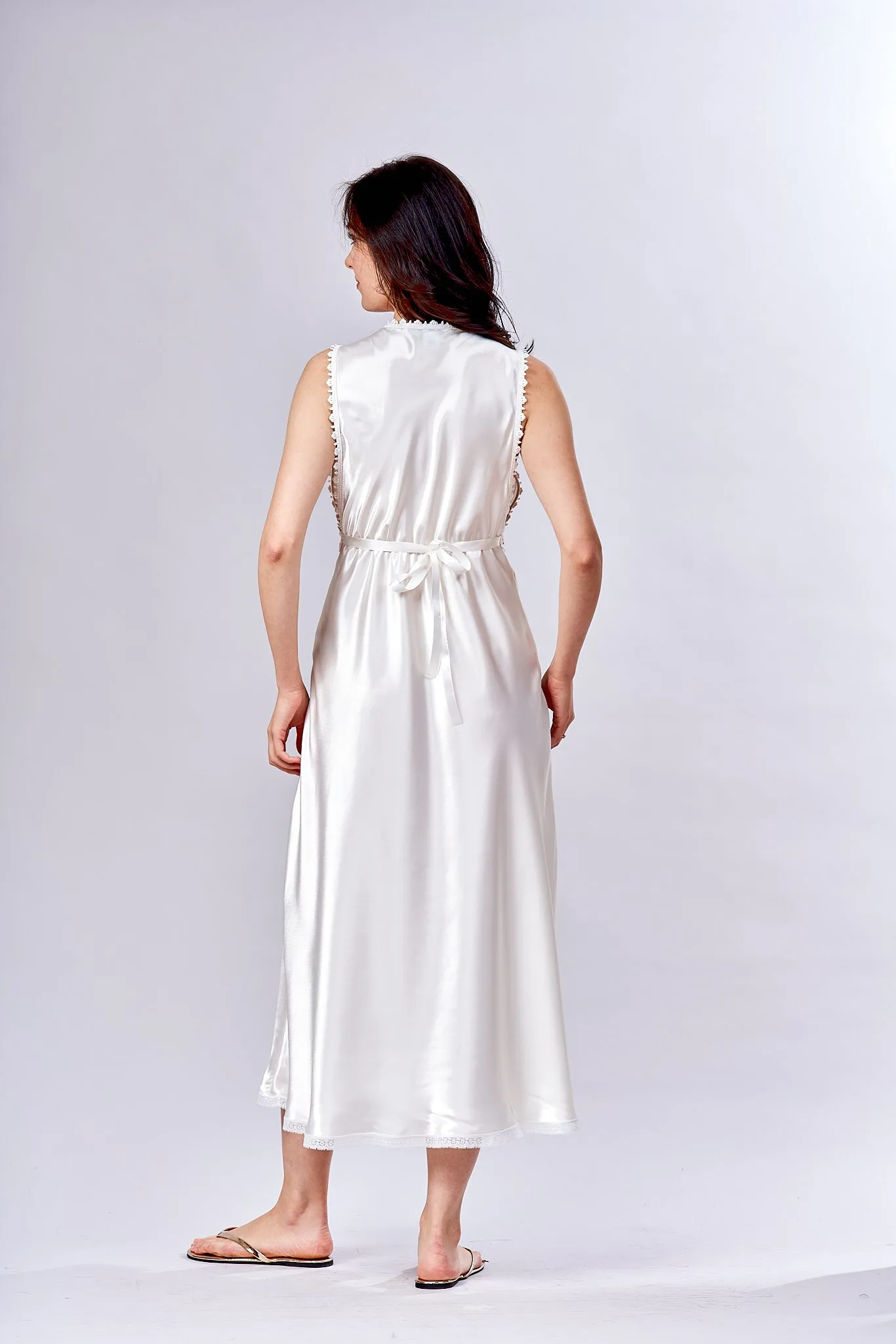 4010 - Flare biais cut Gown