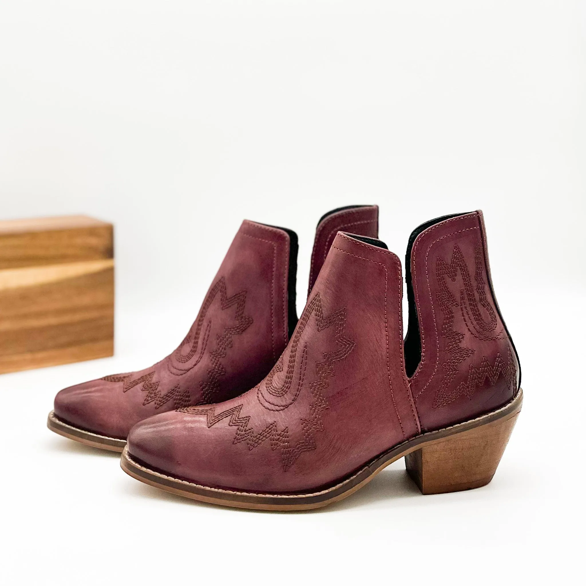 Bertie Kickin' Booties – Burgundy Leather, Western Embroidery