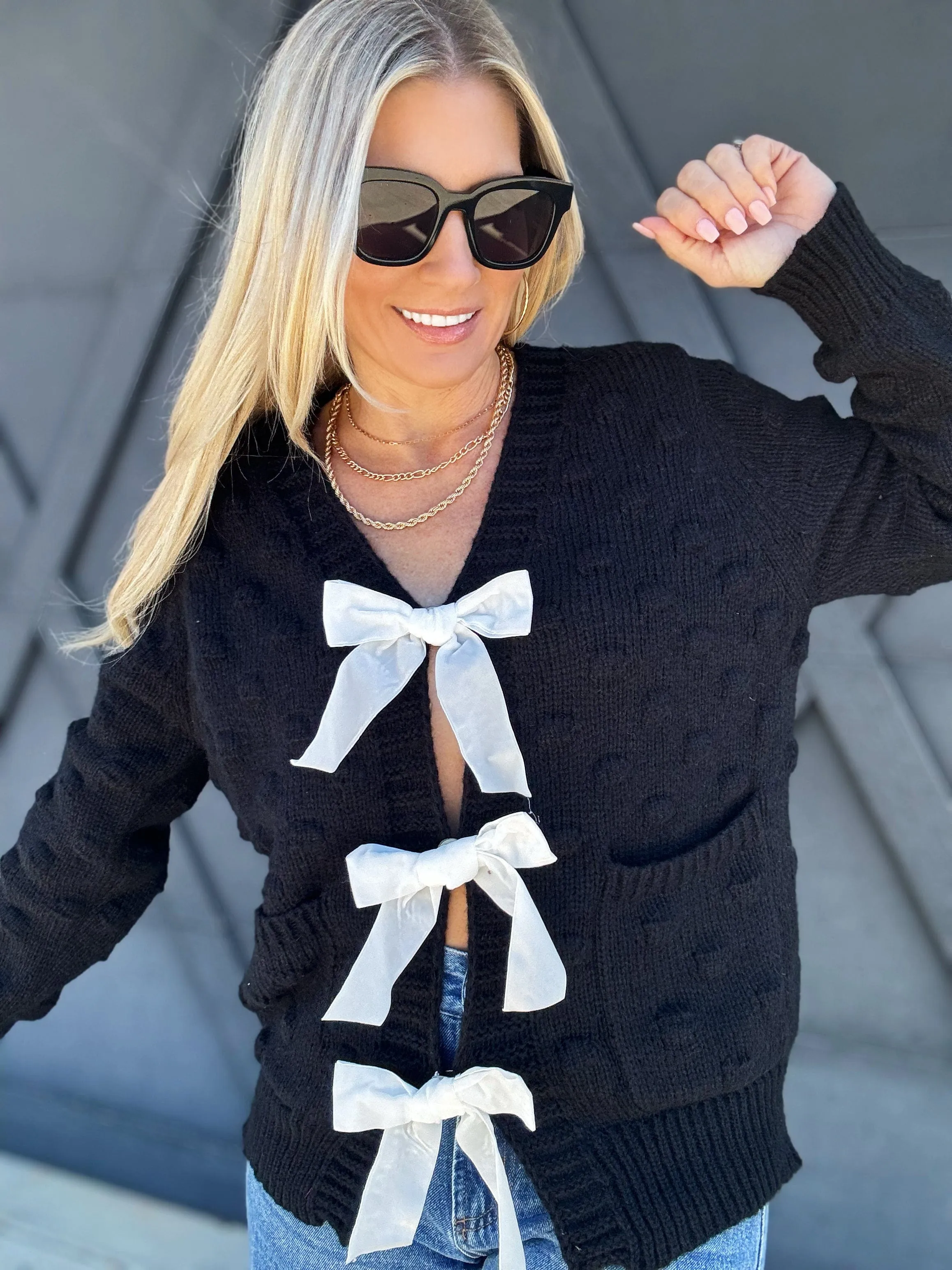 Bow Tie Bubbly Sweater In Black