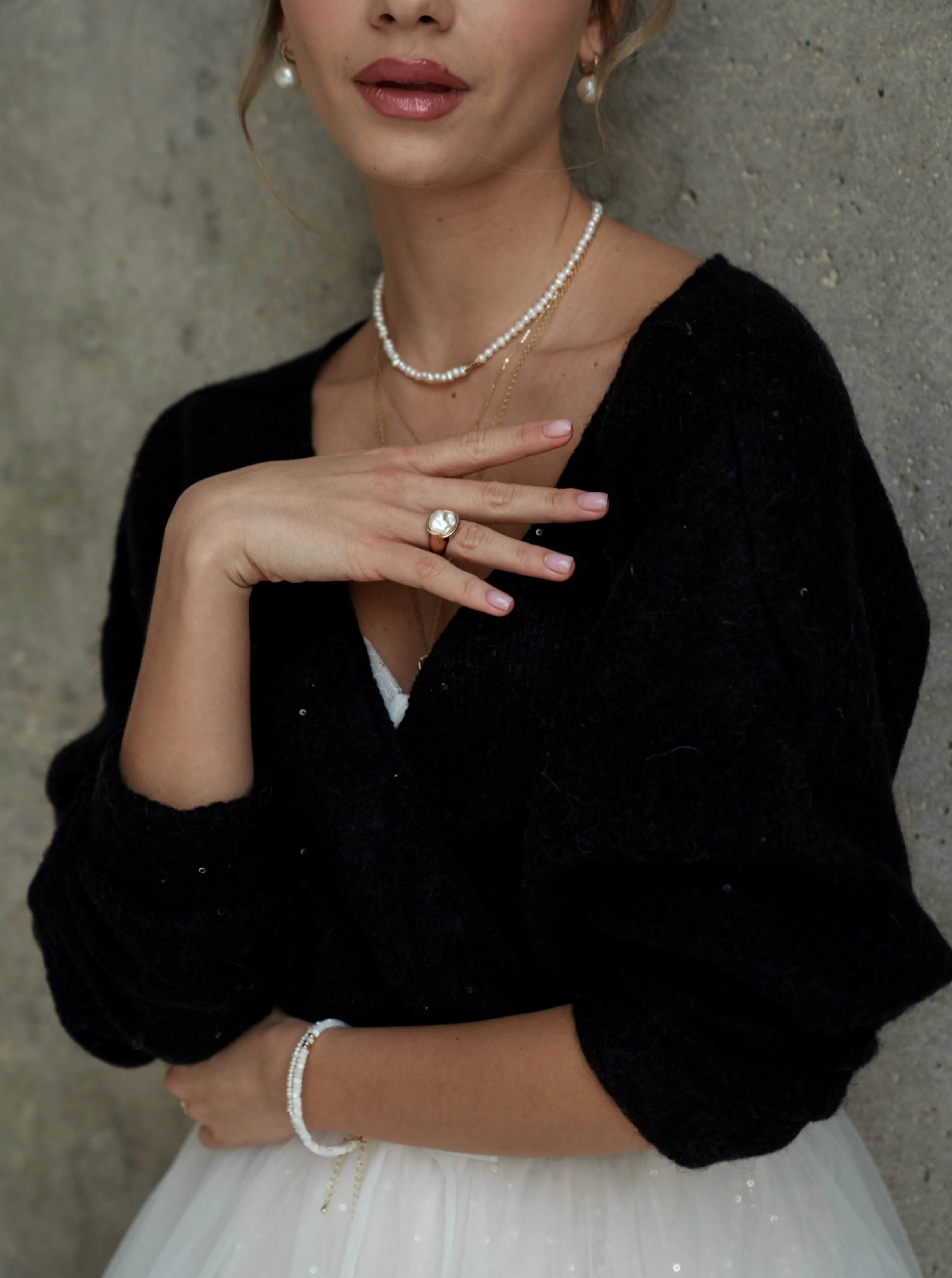 Bridal wool cardigan with long ties