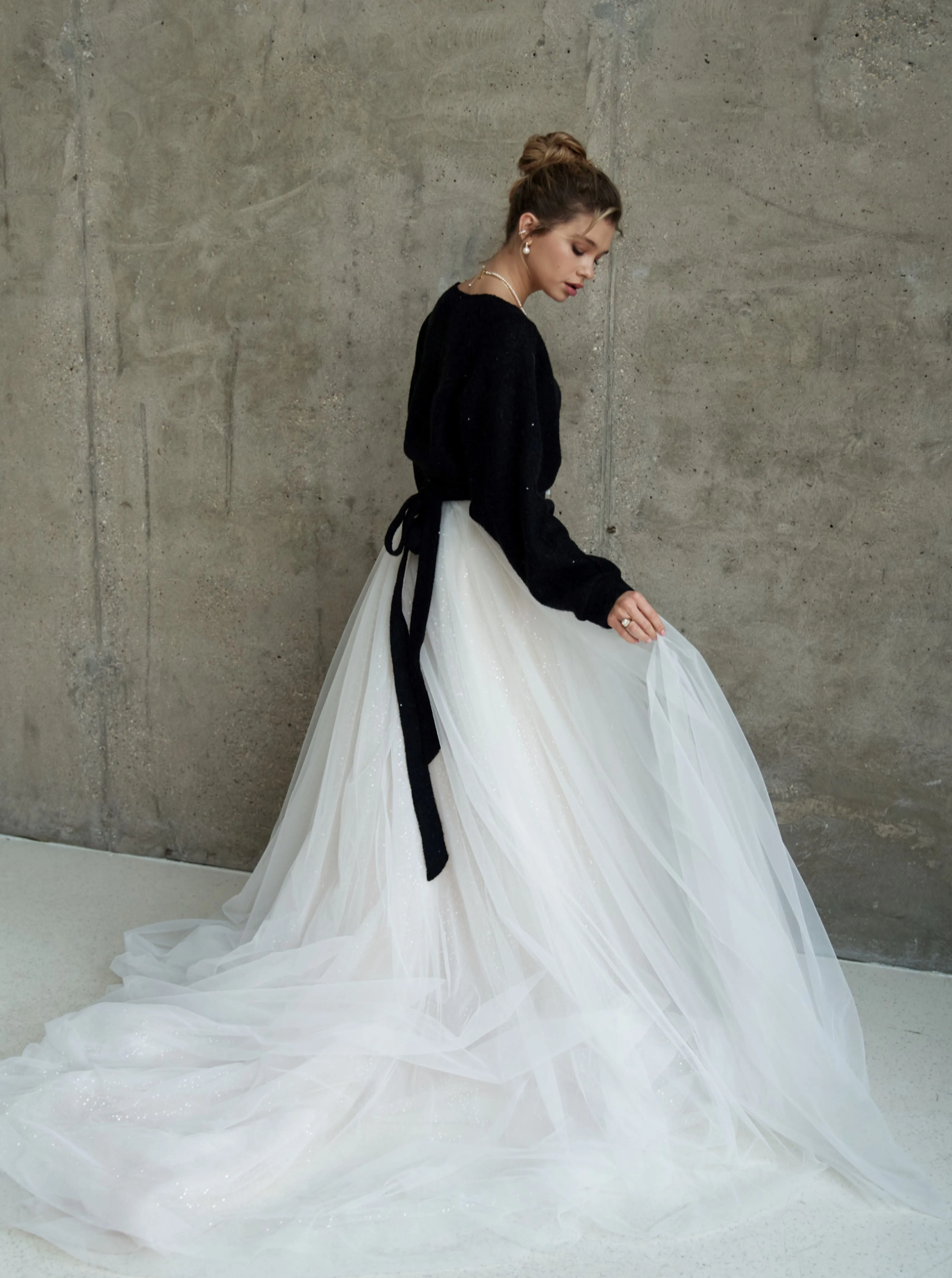 Bridal wool cardigan with long ties