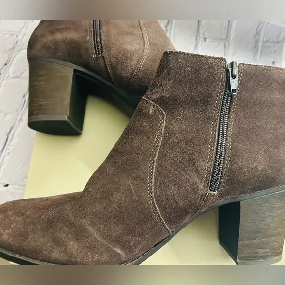 Brown Suede Ankle Zip Booties NEW by Clarks Size 11W New