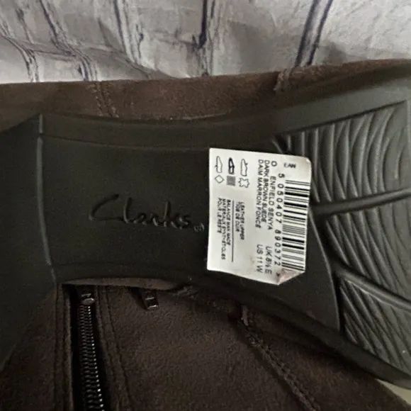 Brown Suede Ankle Zip Booties NEW by Clarks Size 11W New