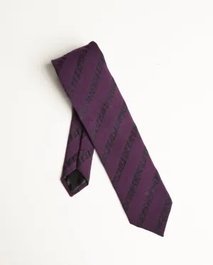 BURGUNDY TIE WITH STRIPES
