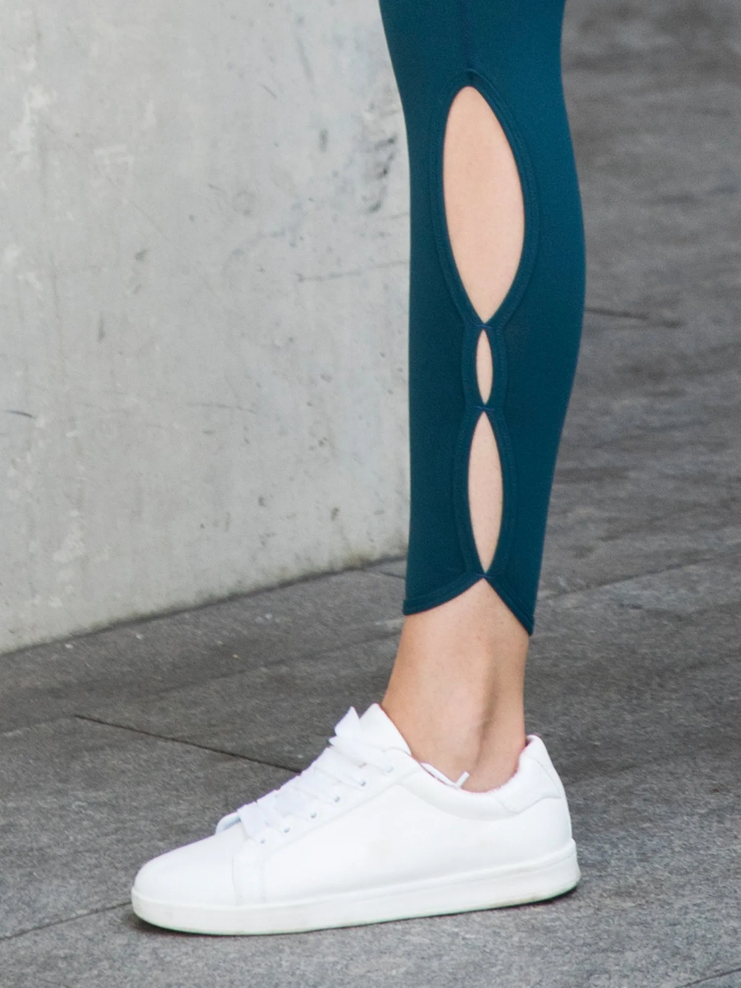 CHAKRA ANKLE CROPS 2.0, LAKE