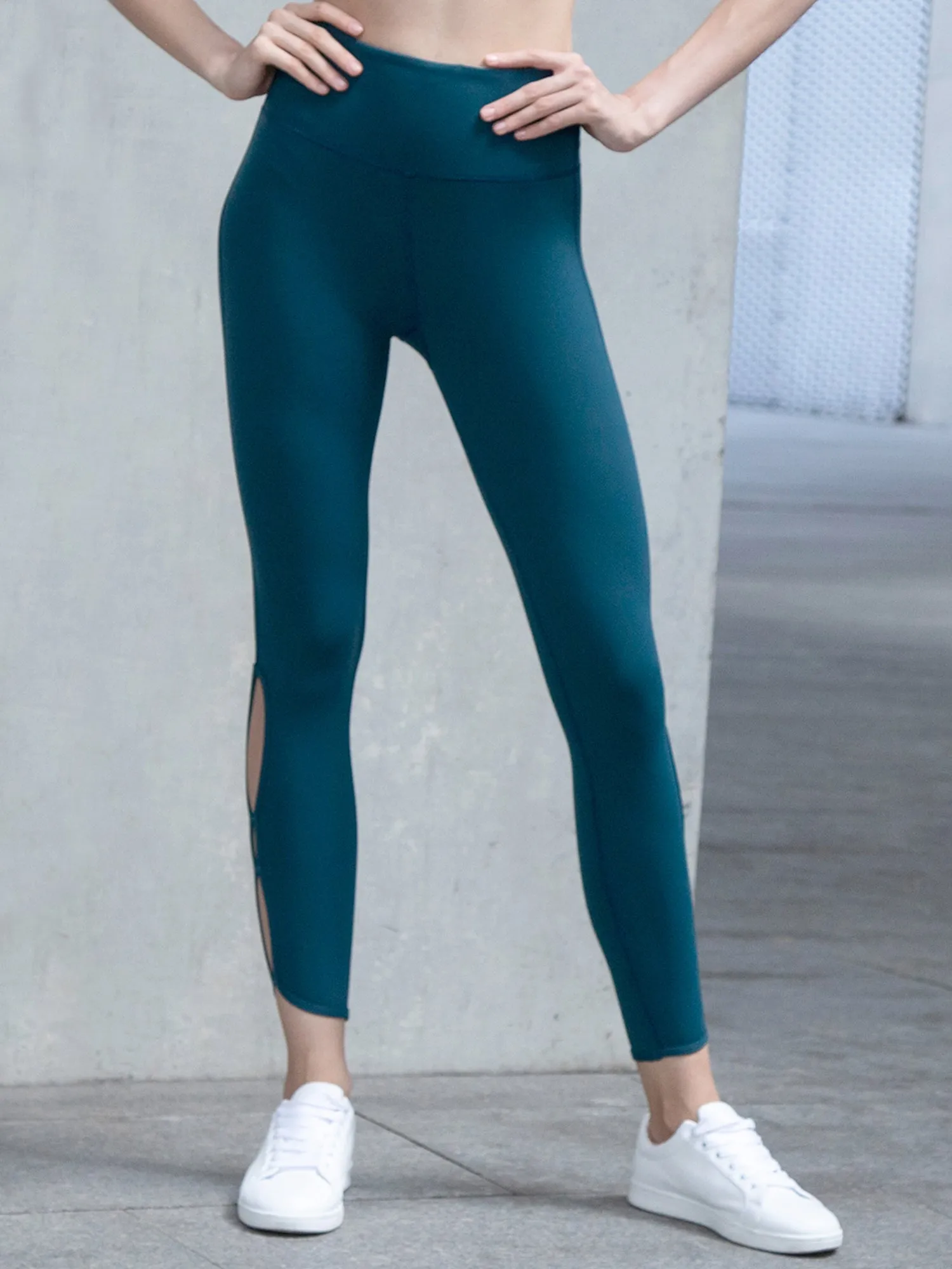 CHAKRA ANKLE CROPS 2.0, LAKE
