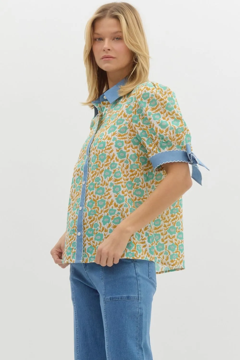 Contrast Collar Floral Top