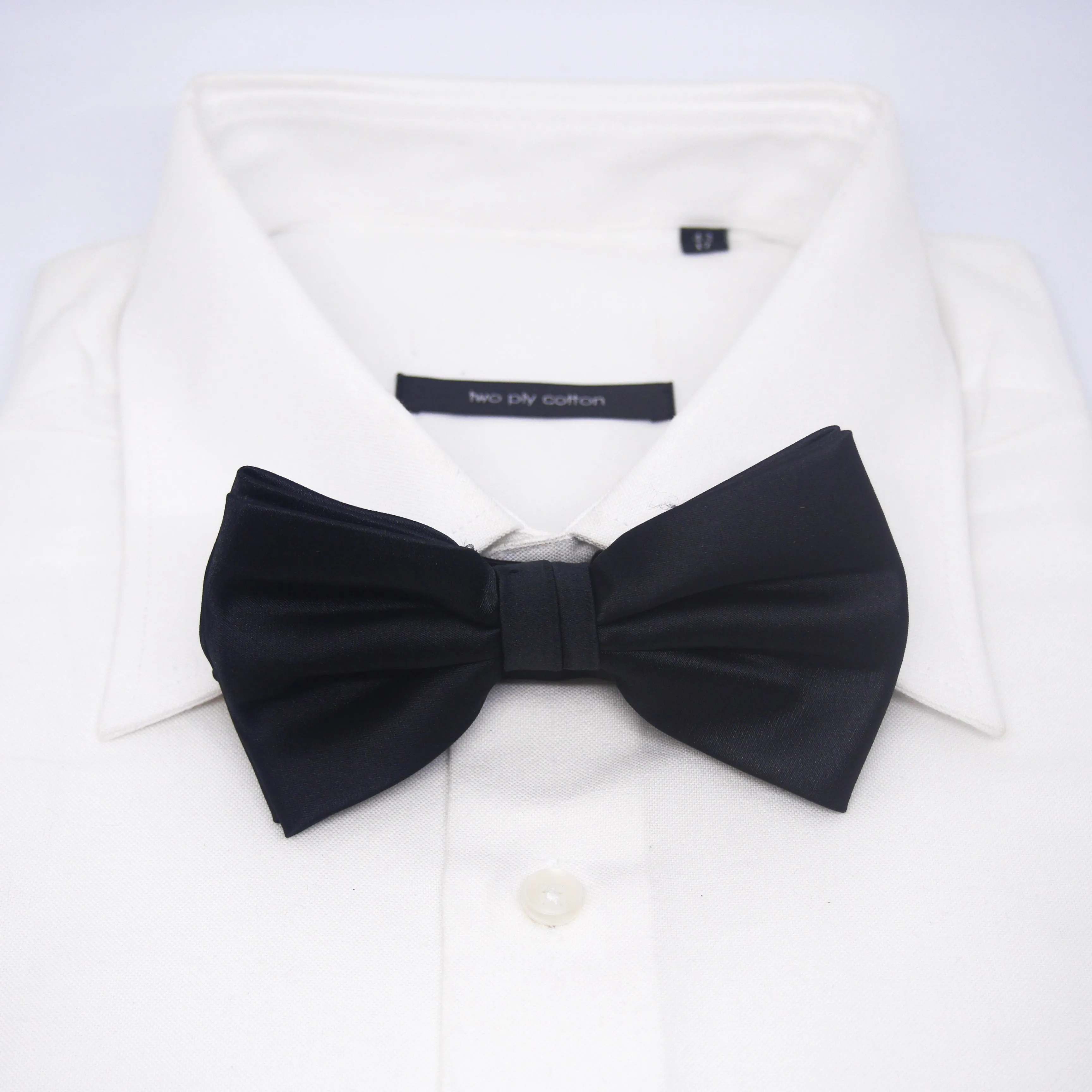 Edison Bow Tie in Black