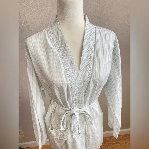 Eileen West cotton light striped robe