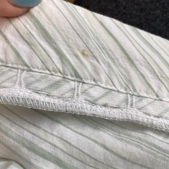 Eileen West cotton light striped robe