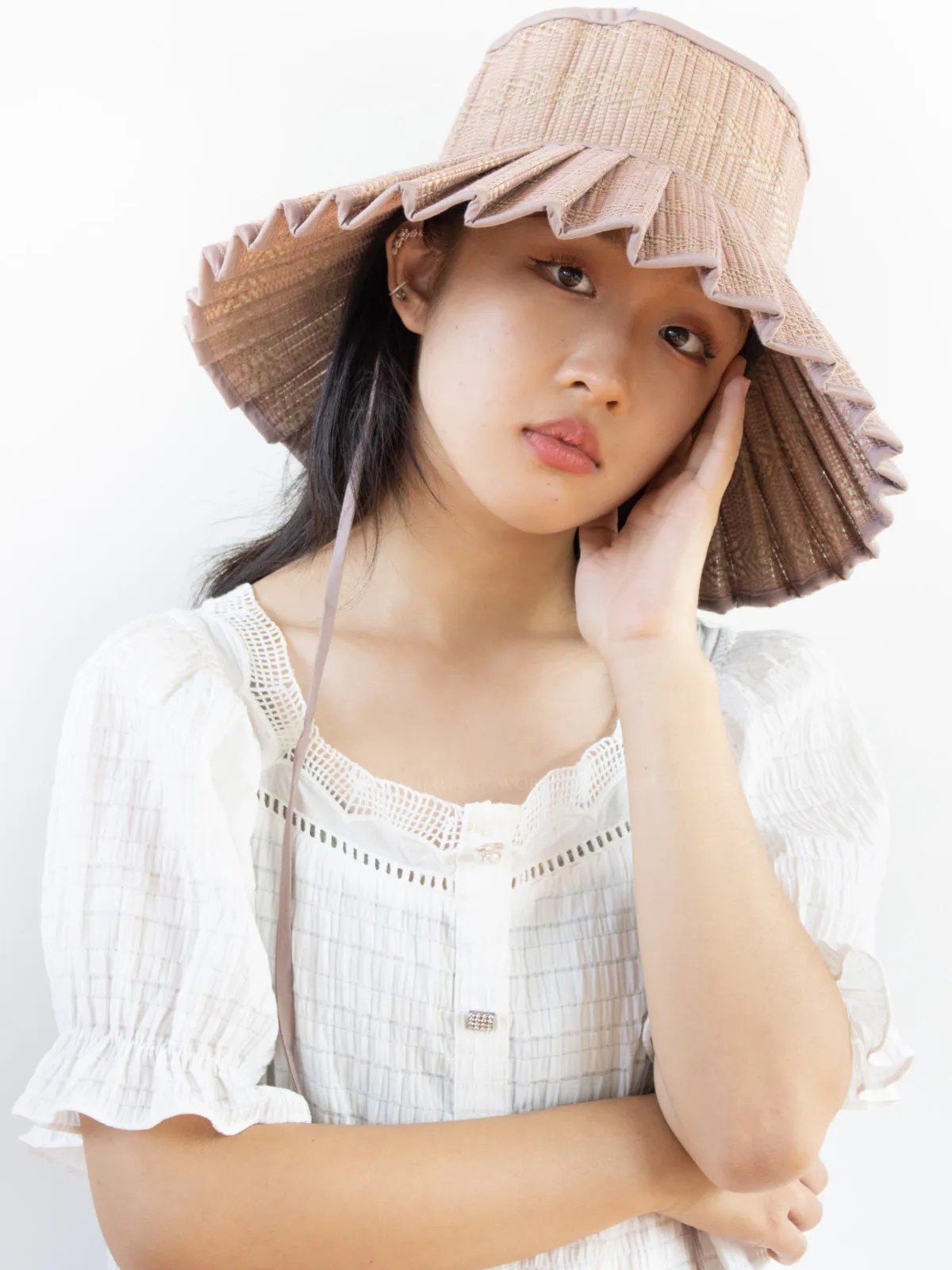 Flores Bungalow Capri Hat ::RET