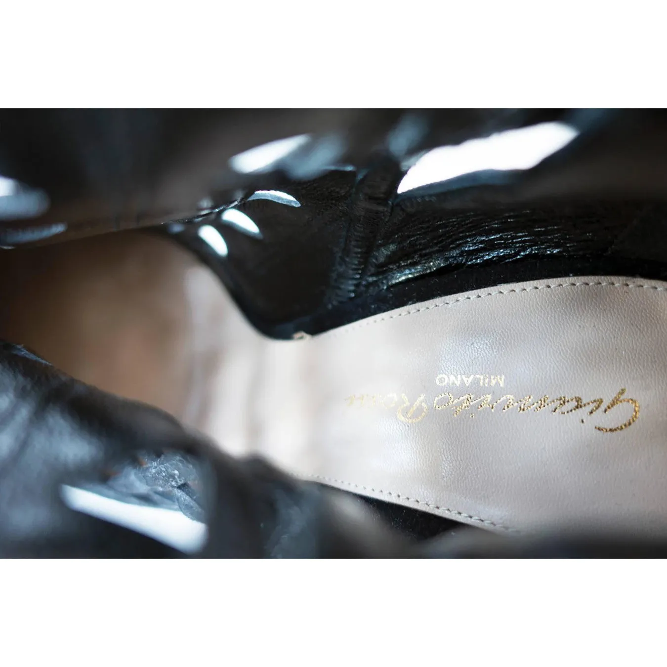 Gianvito Rossi Cutout Black Suede High Ankle Bootie Chic size 40.5