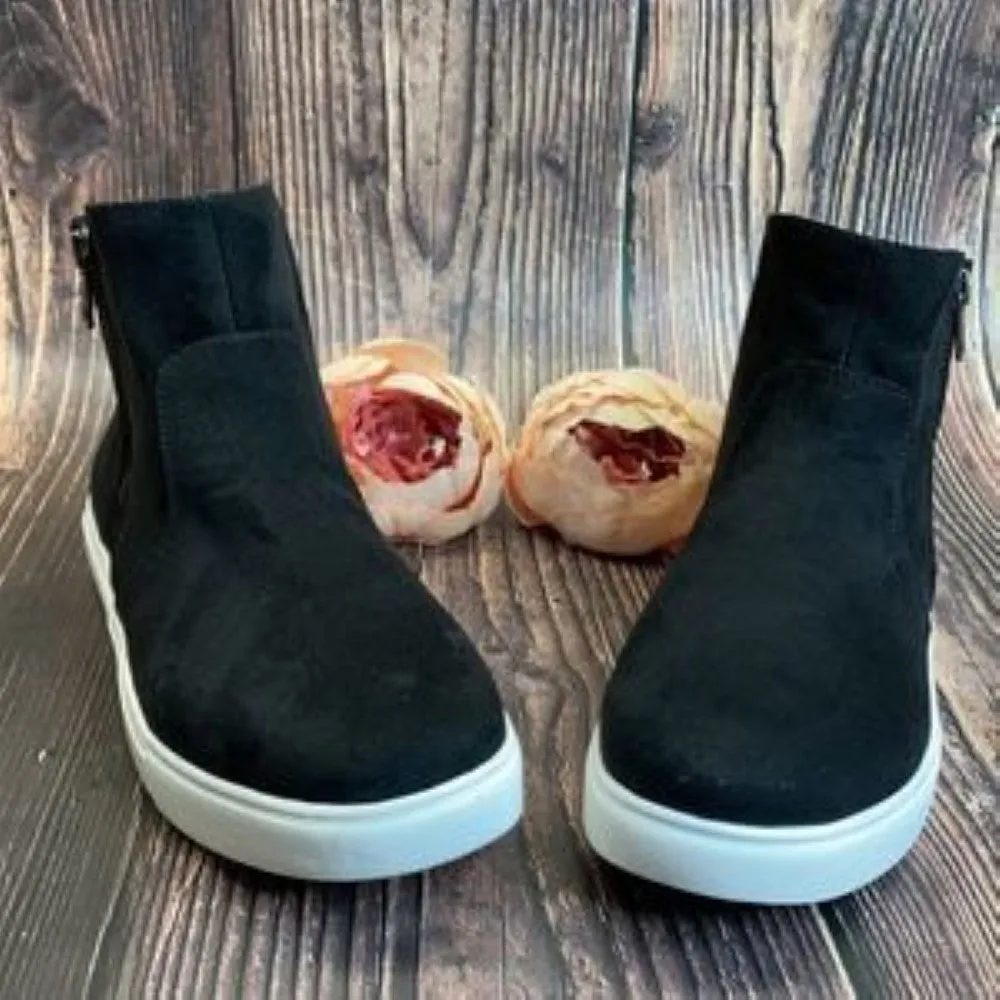 Izod Black Suede Booties 8M