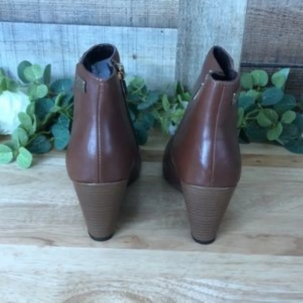 Kenneth Cole New York Women's Marcy Ankle Boot size 7