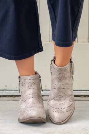 Lisette Ankle Boots - Cream