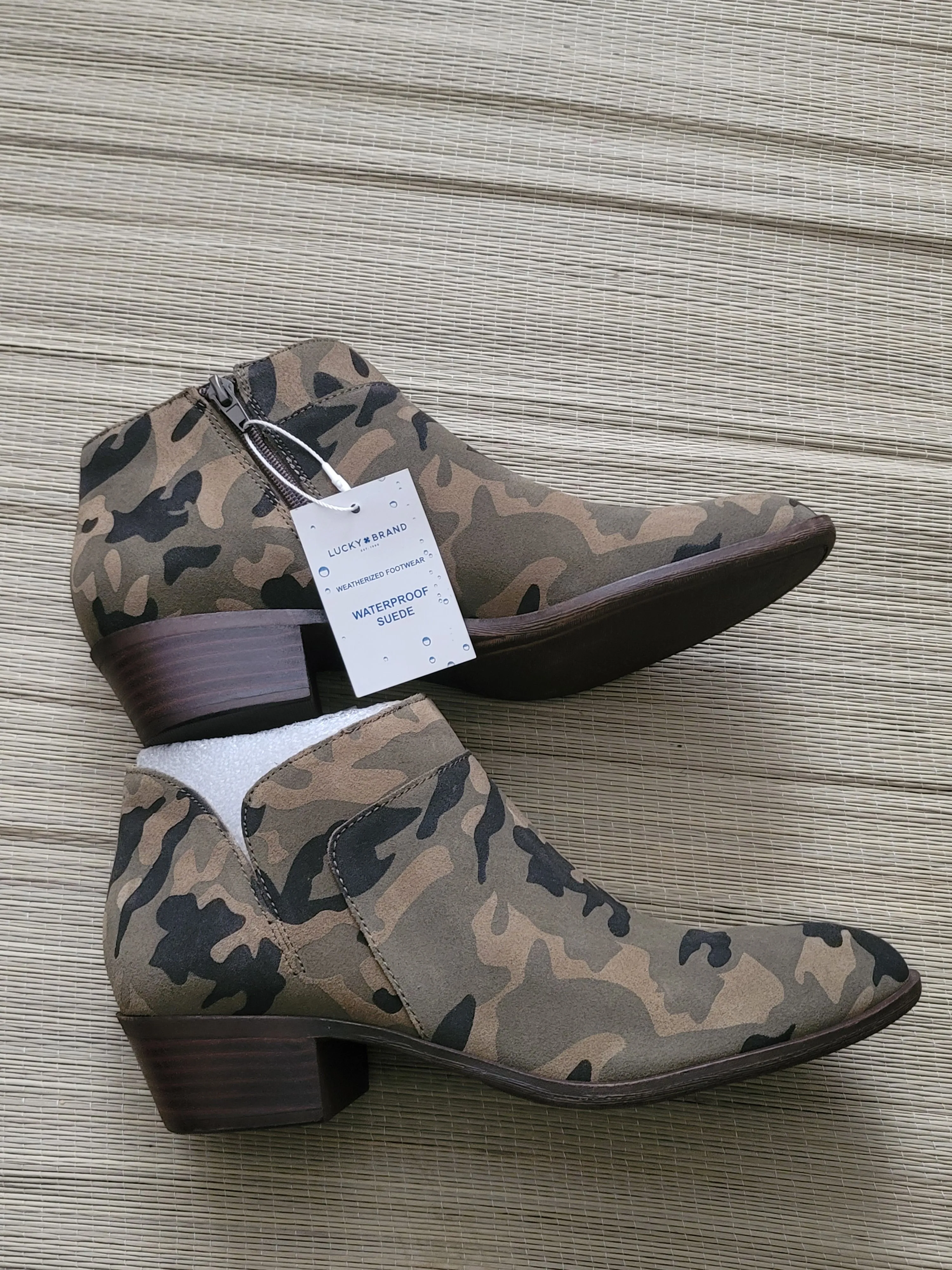 Lucky Brand Brintly2 Green Camo Print Suede Heel Booties Size 10