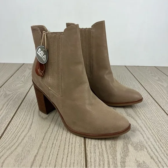 Mia Santos Western Style Ankle Booties 10M Stone (tan) $100 Brussels Polyurethan