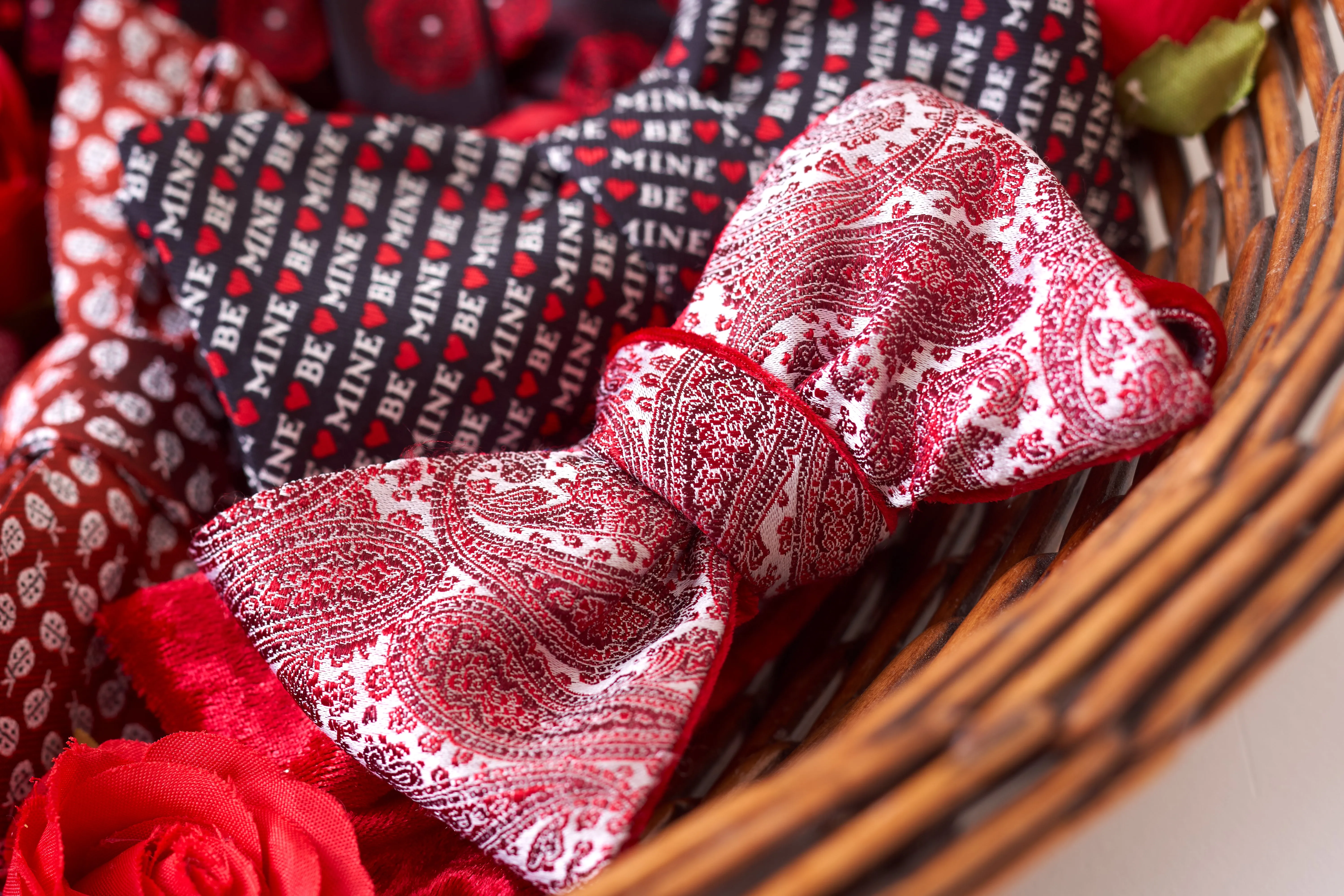 Mineville - bow ties