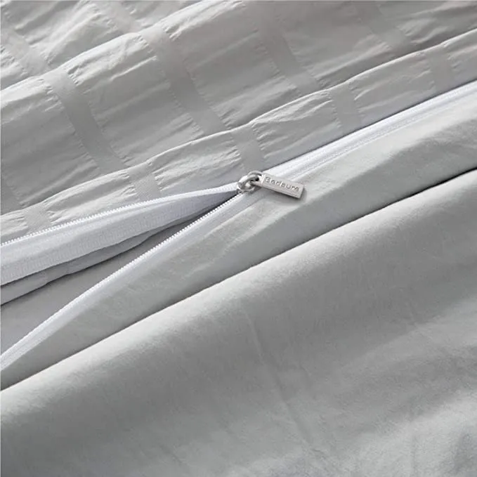 New in package! Bedsure Grey Duvet Cover Set Queen Size (90 x 90 inches) - Seersucker Stripe - 3 Pieces (1 Duvet Cover   2 Pillow Shams), Light Grey - Ultra Soft Microfiber - Duvet Covers with Zipper Closure, Corner Ties