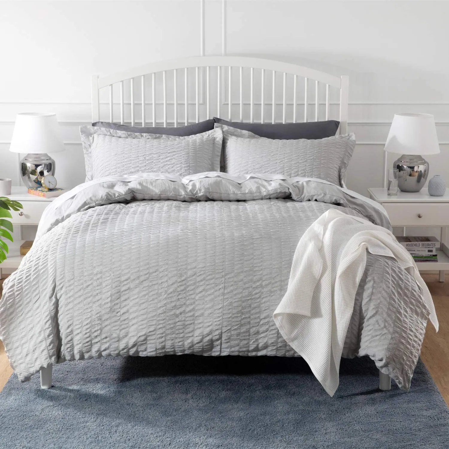 New in package! Bedsure Grey Duvet Cover Set Queen Size (90 x 90 inches) - Seersucker Stripe - 3 Pieces (1 Duvet Cover   2 Pillow Shams), Light Grey - Ultra Soft Microfiber - Duvet Covers with Zipper Closure, Corner Ties