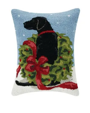 Peking Handicraft Black Lab Christmas Wreath Hooked Pillow - 14" x 18"