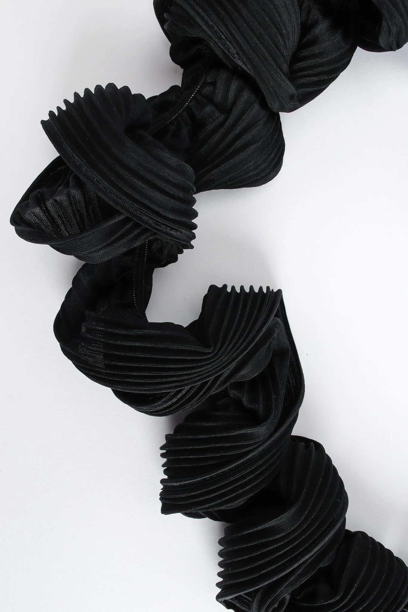 Plissé Pleat Tank & Scarf Set