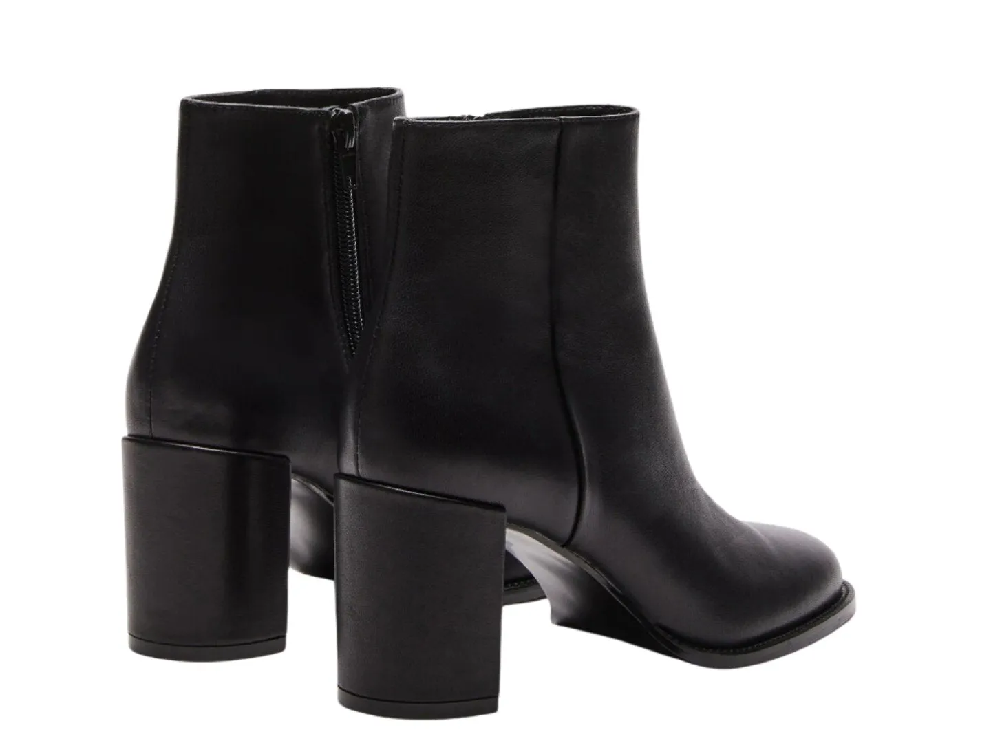Steve Madden: Jozie in Black Leather