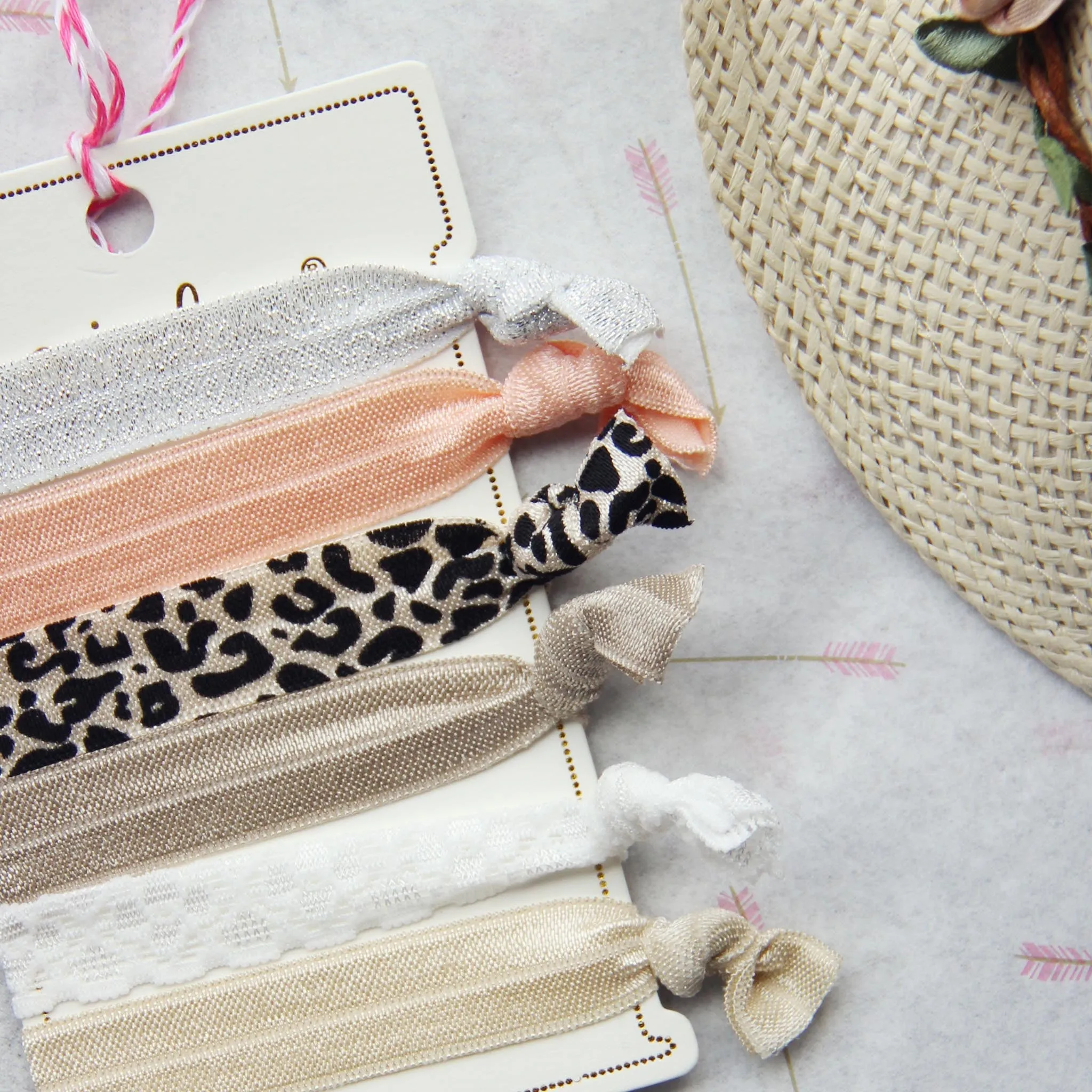 Sweet-Tie Hairband in Lace