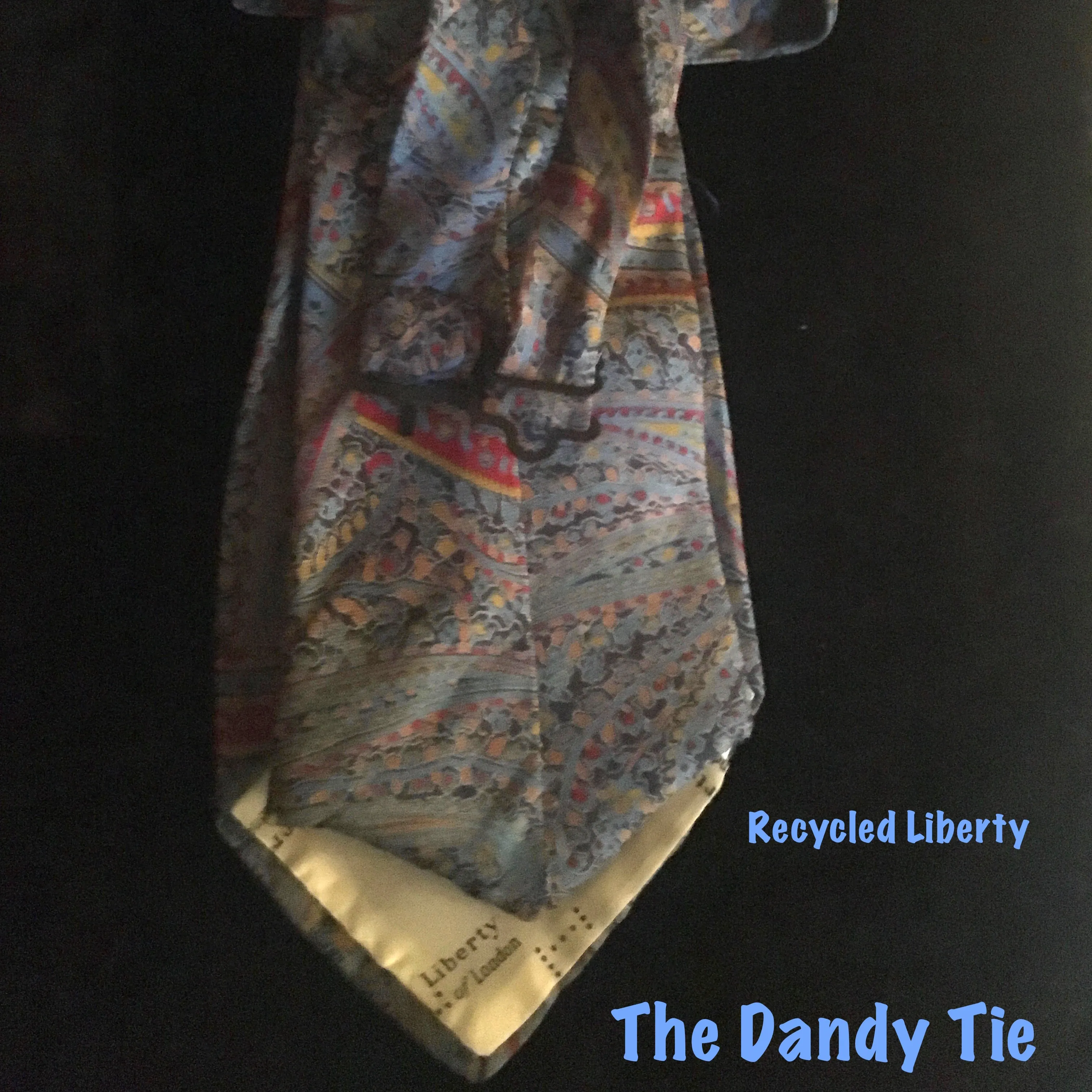 The Dandy Tie-Liberty Blue/Tan/Red
