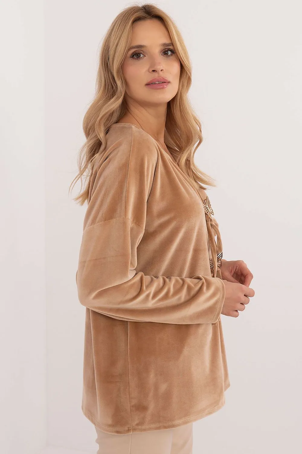 Velour blouse with decorative ties