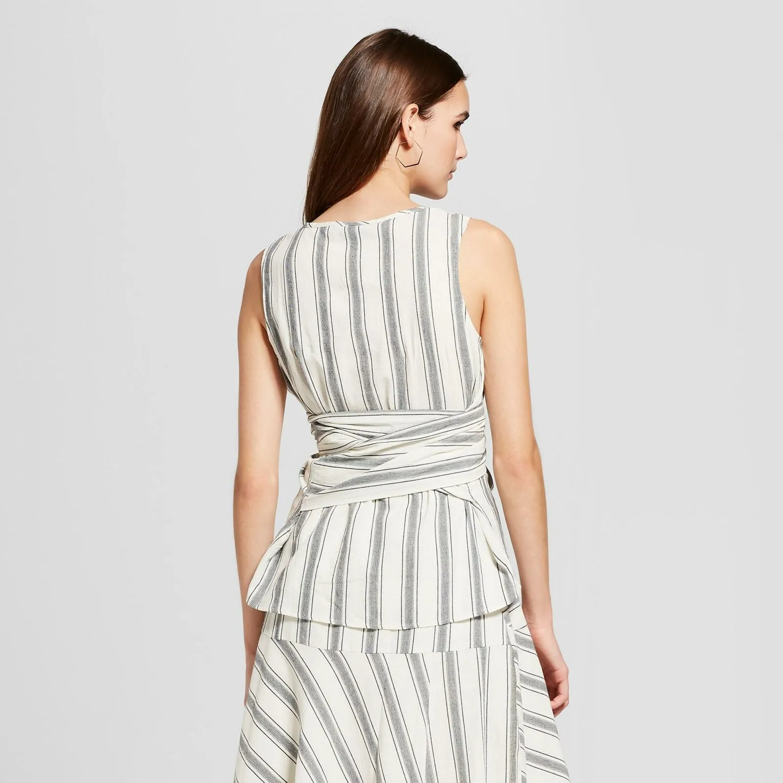 Who What Wear Women's Striped Sleeveless Tie Front Button-Up Shirt