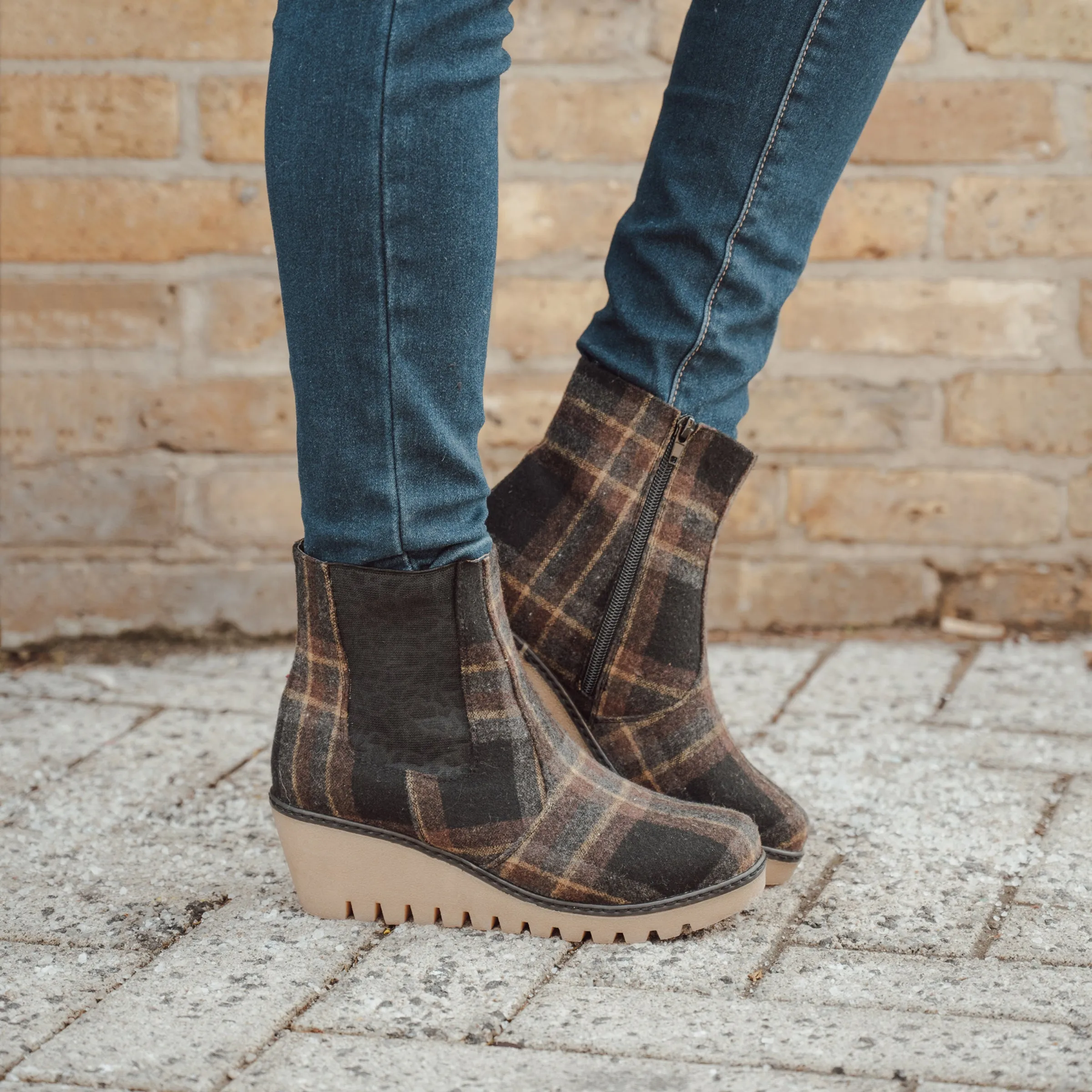Women's Vermont Essex Wedge Booties